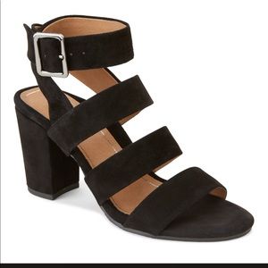 NWOT Vionic Perk Blair Strappy Sandals